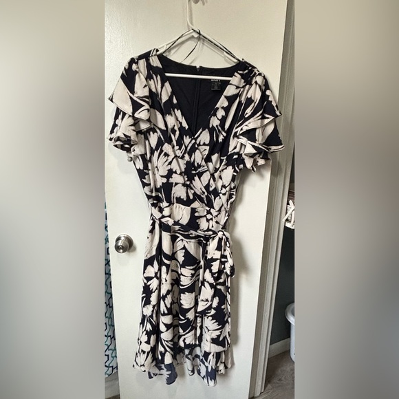 Dkny Dresses & Skirts - DKNY Navy and Cream Floral Dress